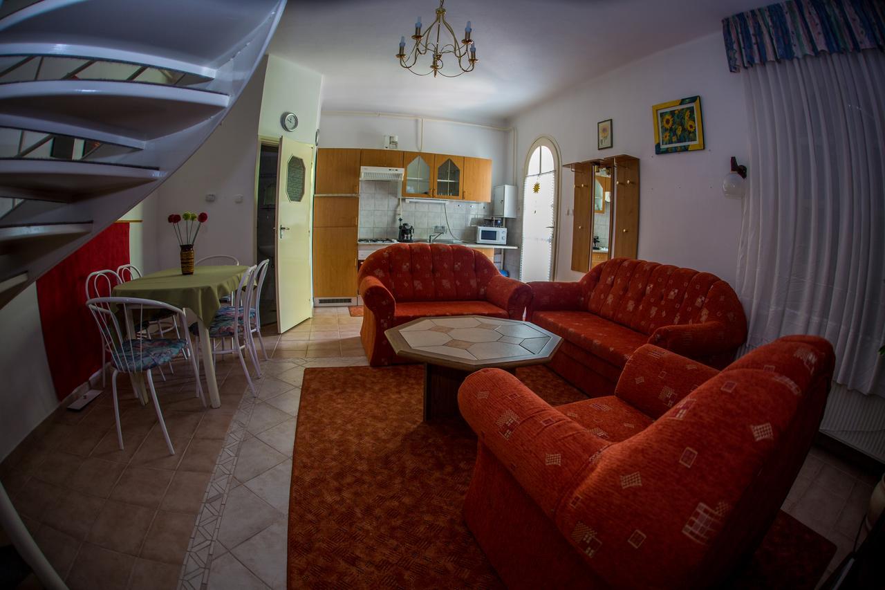 Aqua Line Apartmanhaz Hajdúszoboszló Zewnętrze zdjęcie