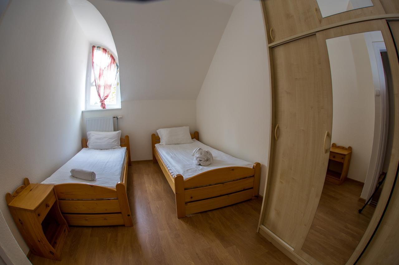 Aqua Line Apartmanhaz Hajdúszoboszló Zewnętrze zdjęcie