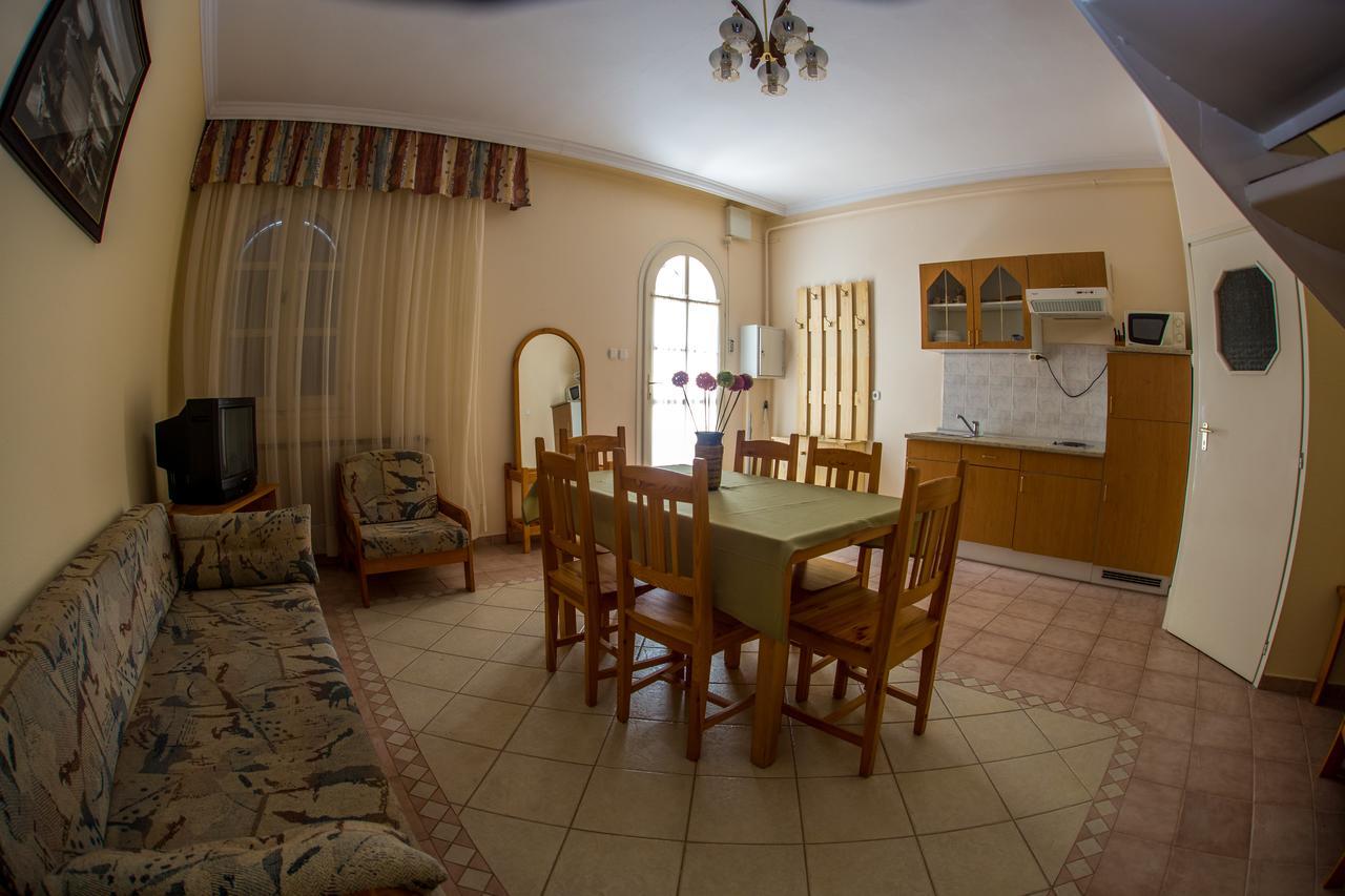 Aqua Line Apartmanhaz Hajdúszoboszló Zewnętrze zdjęcie