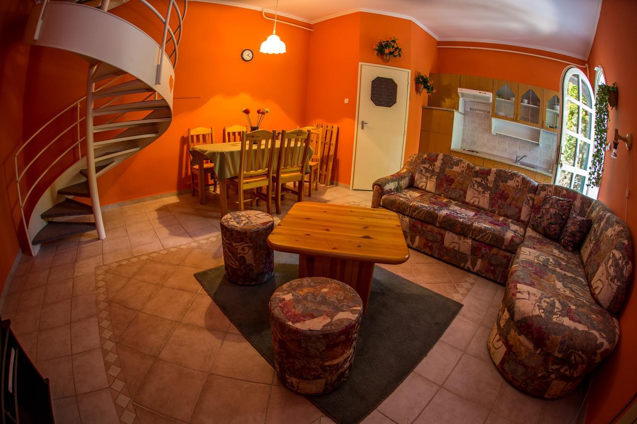 Aqua Line Apartmanhaz Hajdúszoboszló Zewnętrze zdjęcie