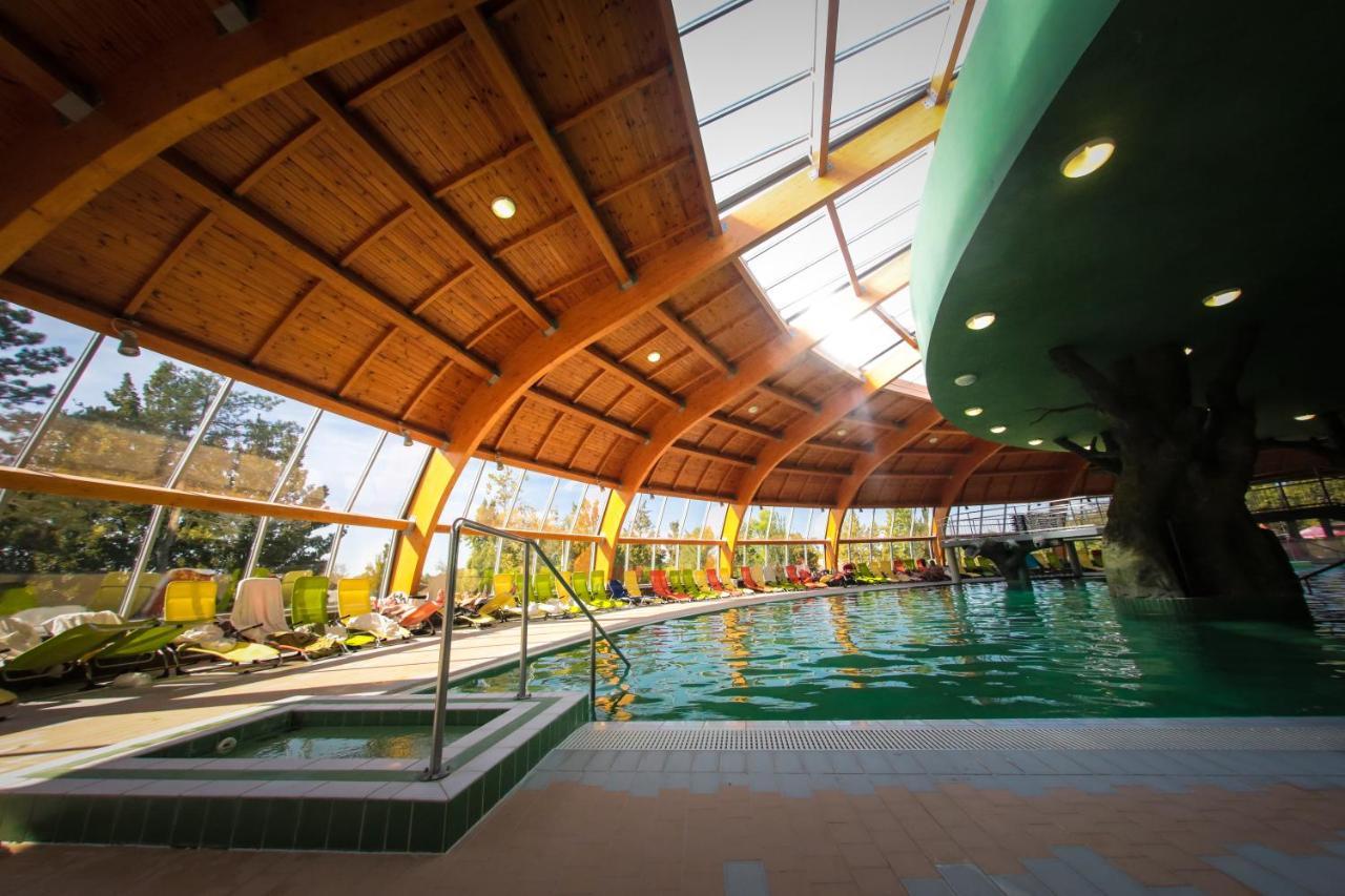 Aqua Line Apartmanhaz Hajdúszoboszló Zewnętrze zdjęcie