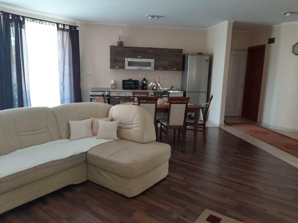 Aqua Line Apartmanhaz Hajdúszoboszló Zewnętrze zdjęcie